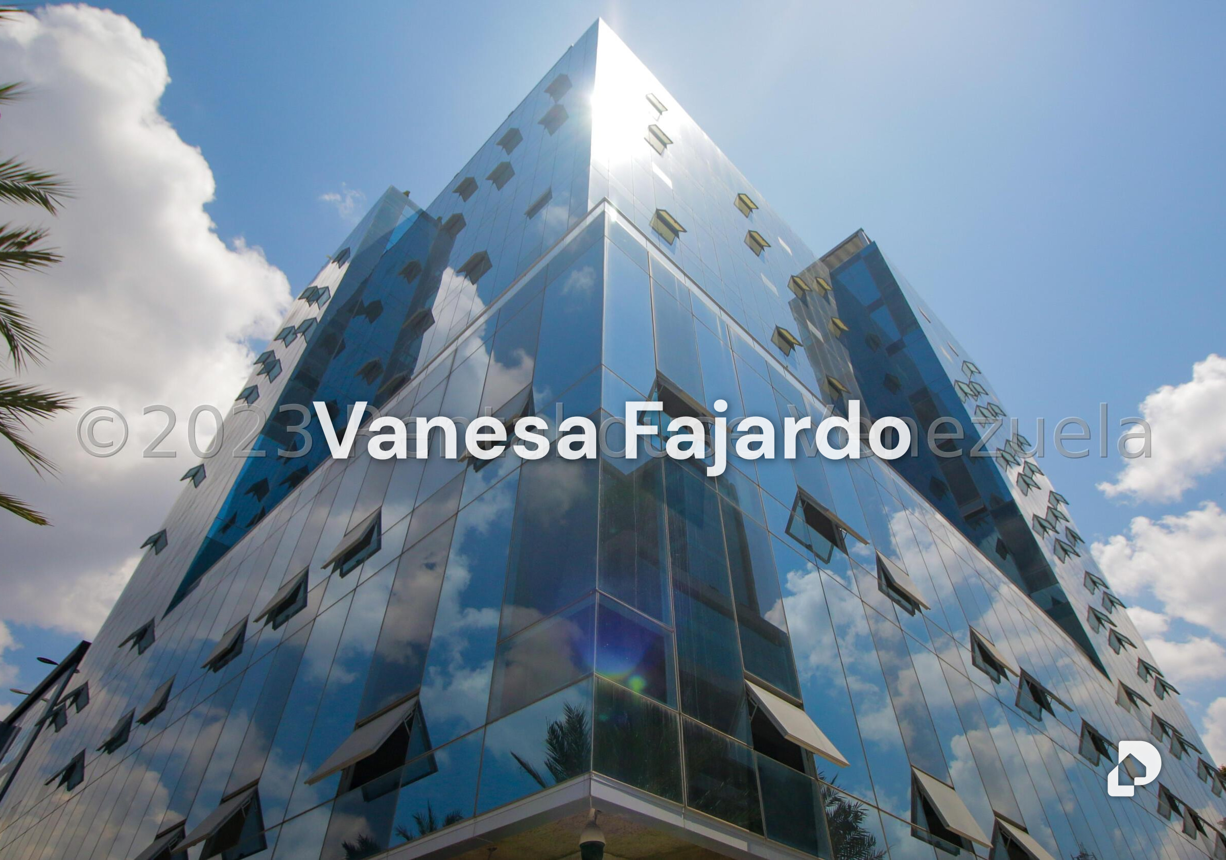 Oficina en Las Mercedes, Caracas – 17