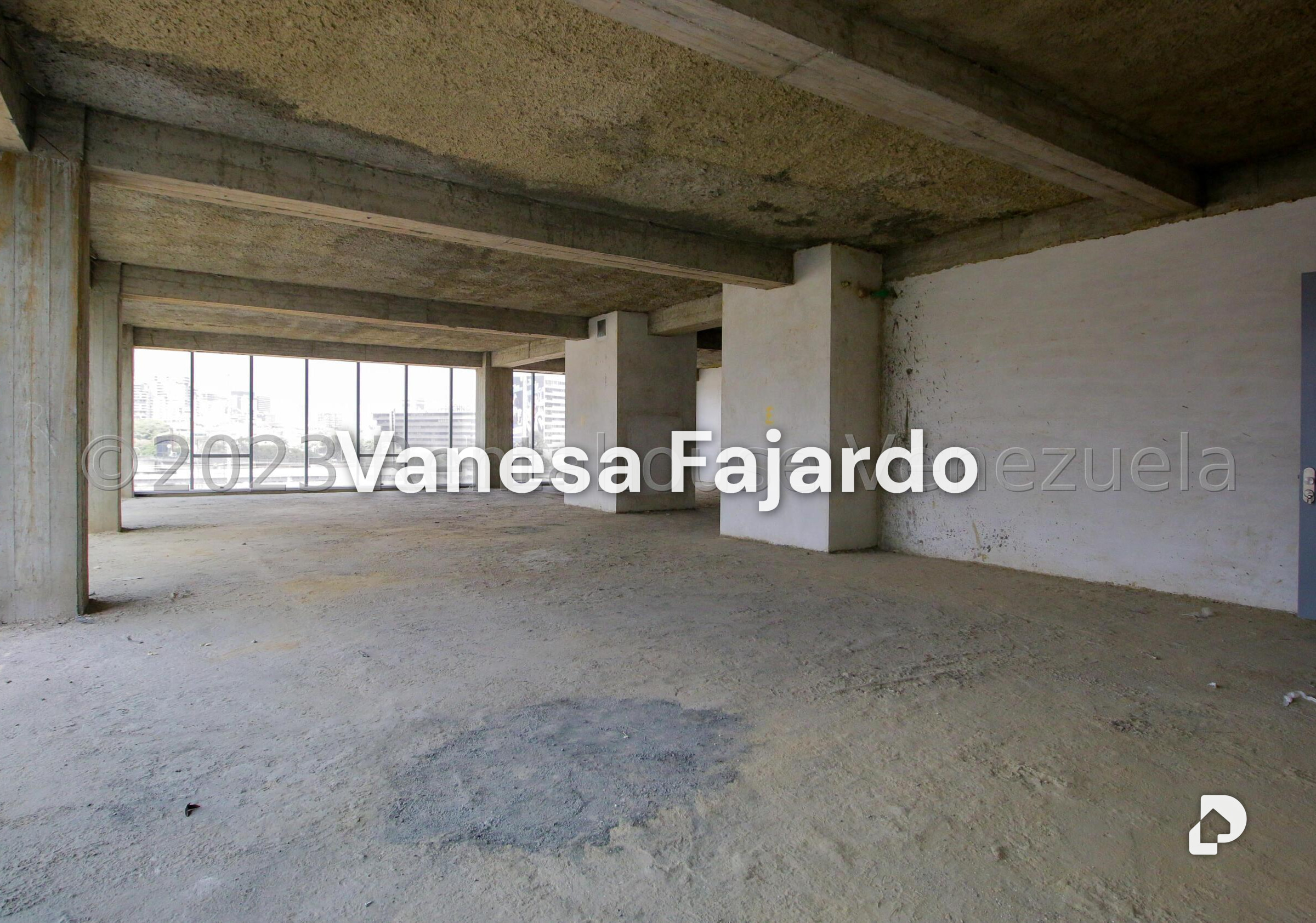 Oficina en Las Mercedes, Caracas – 8