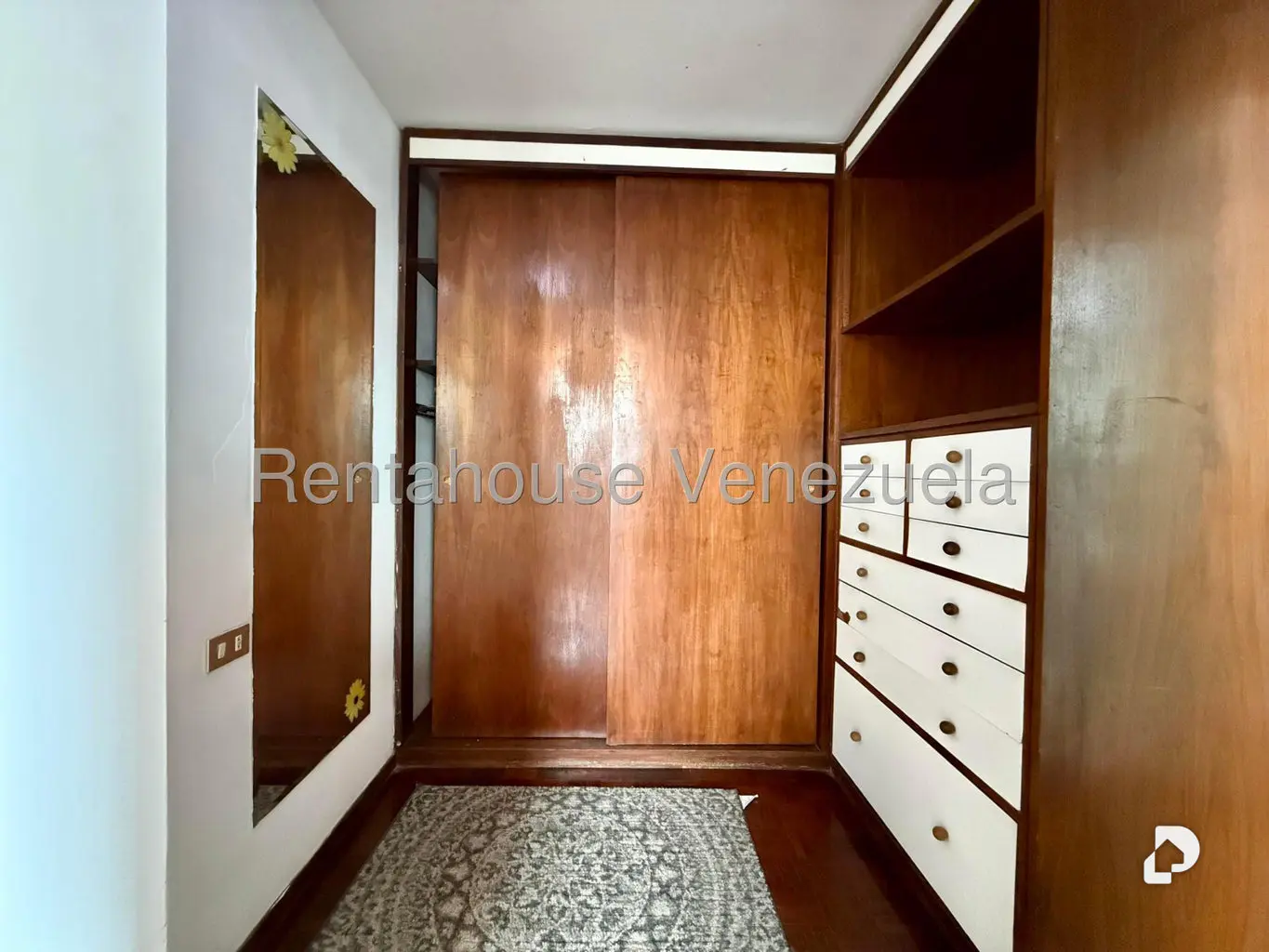 Apartamento en San Román, Caracas