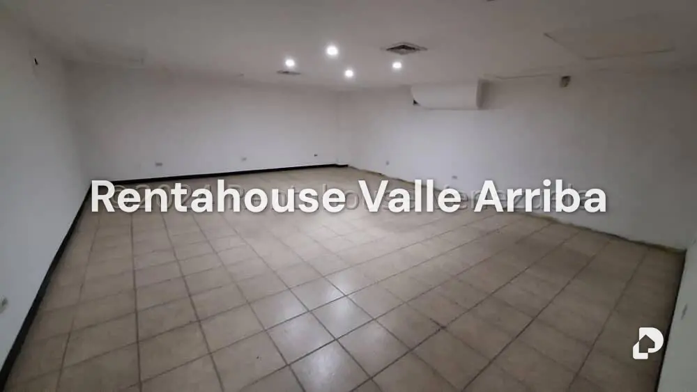 Local comercial en La Urbina, Caracas – 22
