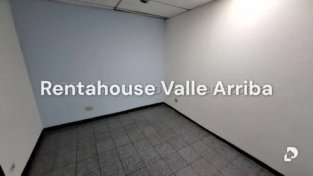 Local comercial en La Urbina, Caracas – 13