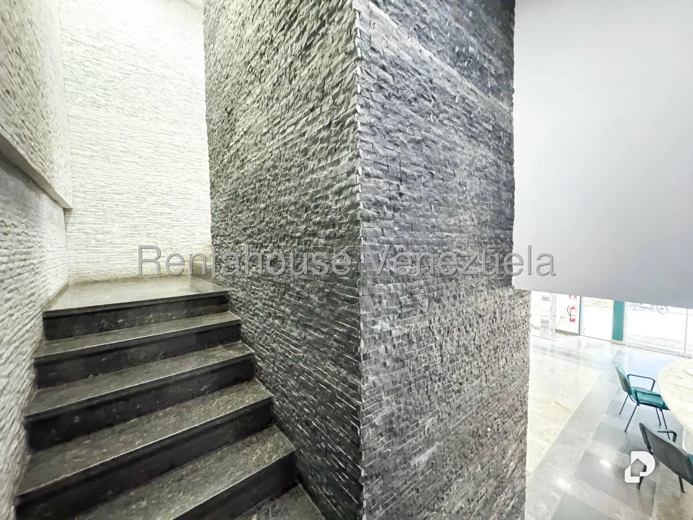 Local comercial en Altamira, Caracas – 18