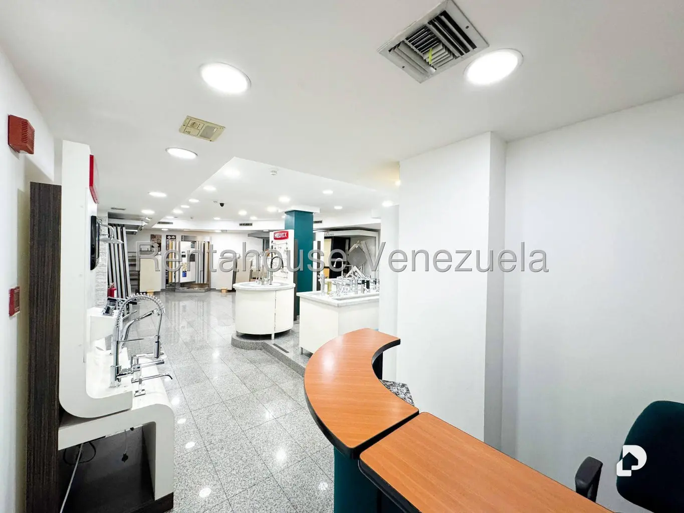 Local comercial en Altamira, Caracas – 24
