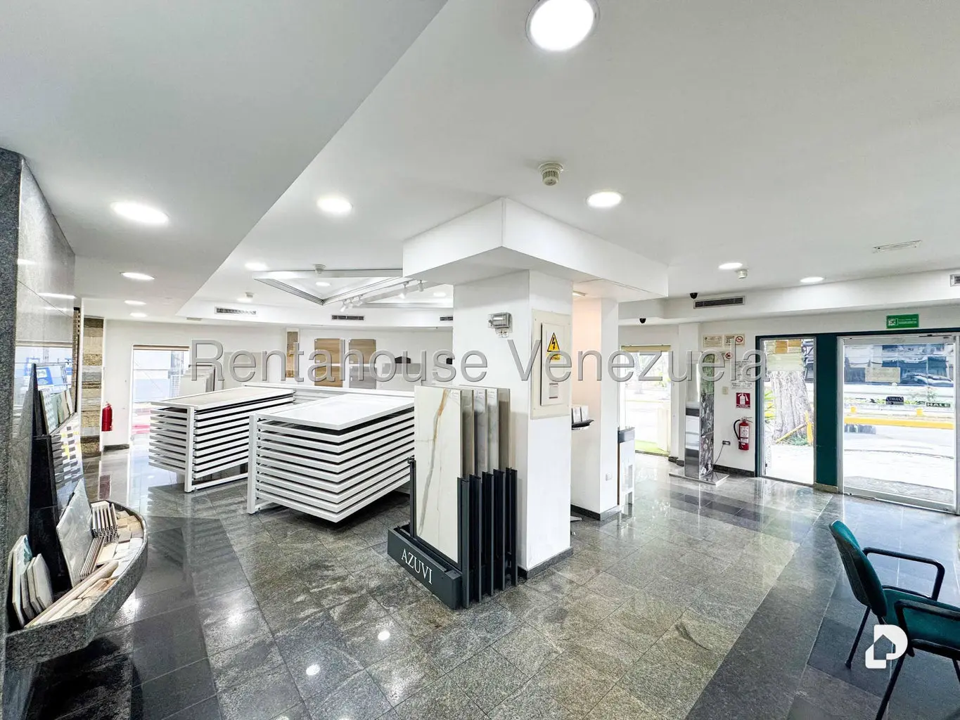 Local comercial en Altamira, Caracas – 16