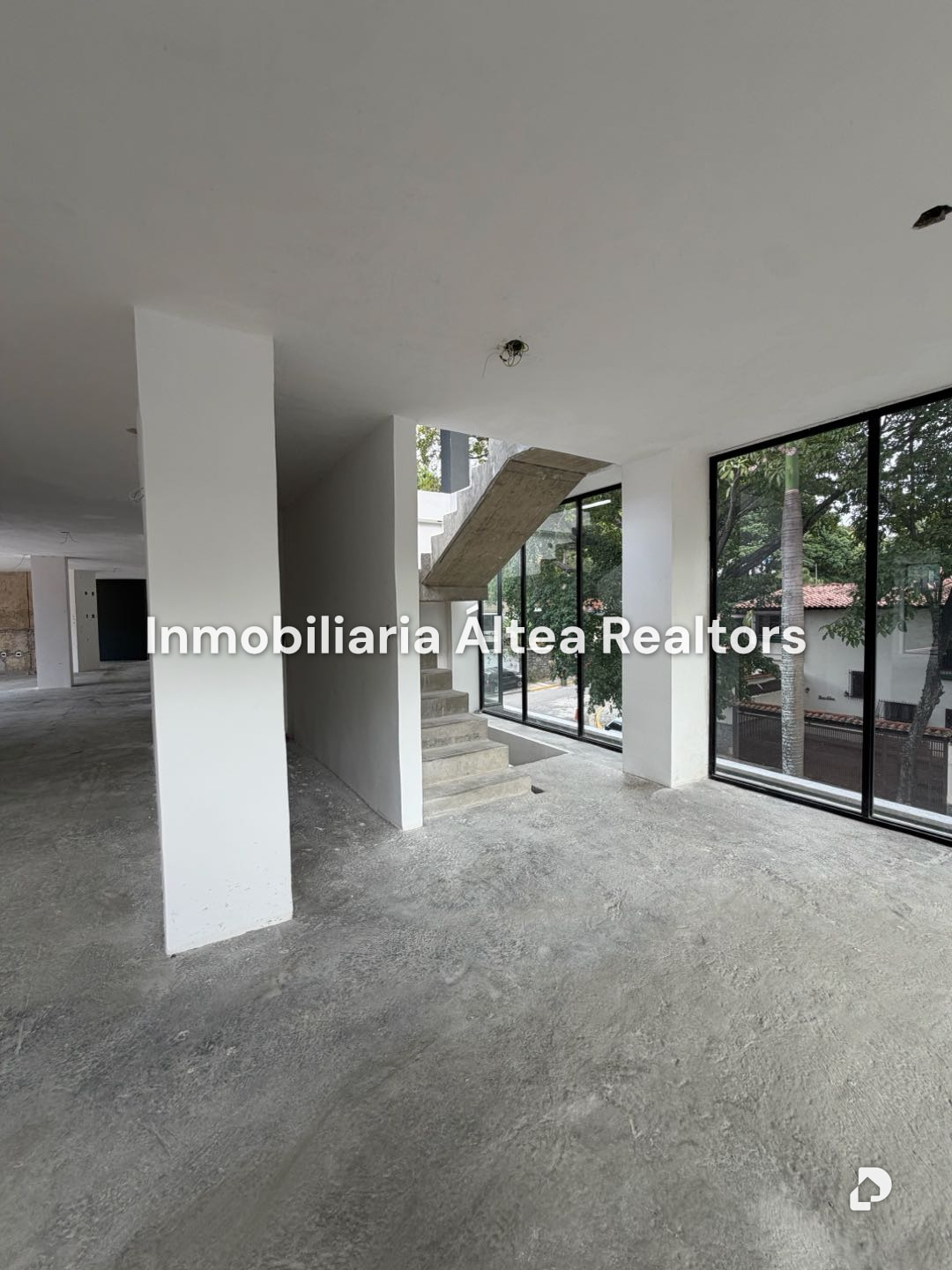 Local comercial en Chuao, Caracas – 10