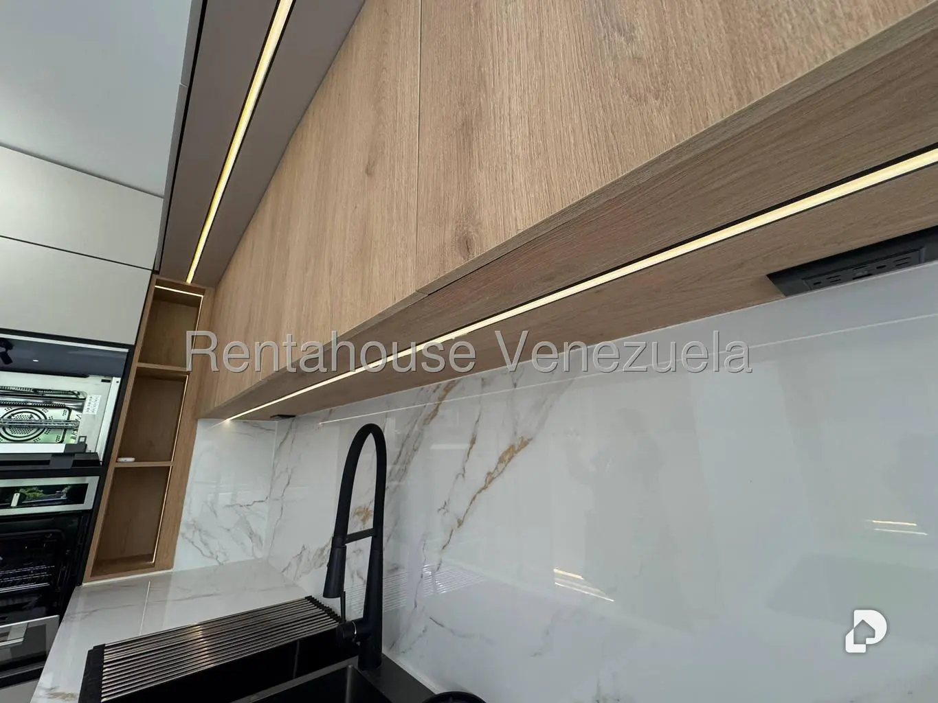 Apartamento en Santa Fe Norte, Caracas – 63