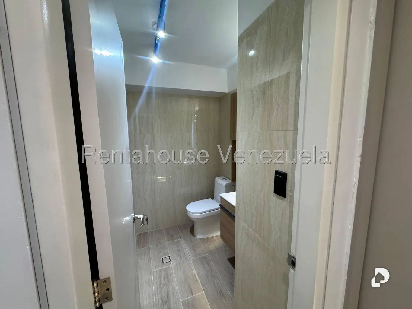 Apartamento en Santa Fe Norte, Caracas – 36