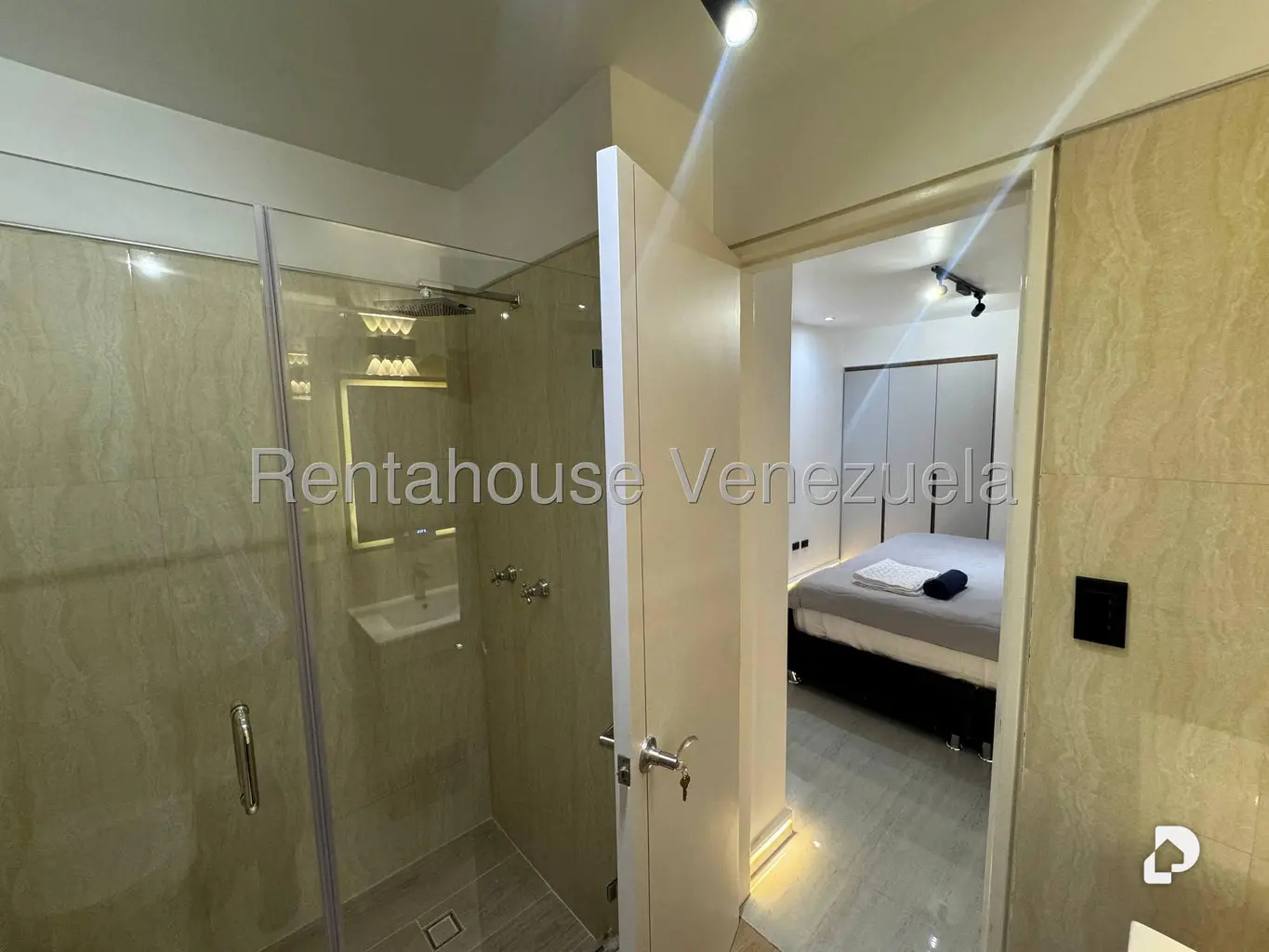 Apartamento en Santa Fe Norte, Caracas – 45