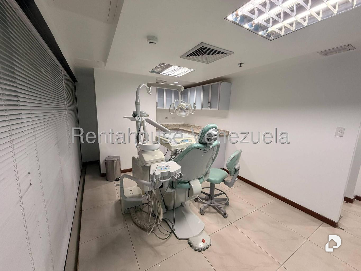 Commercial space in El Paraíso, Caracas – 11