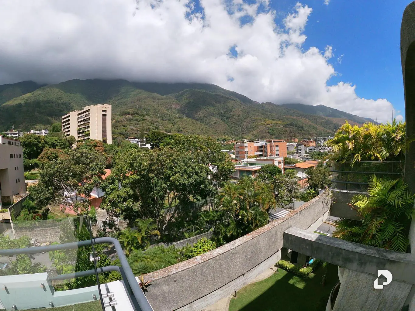 Apartamento en Los Palos Grandes, Caracas – 30