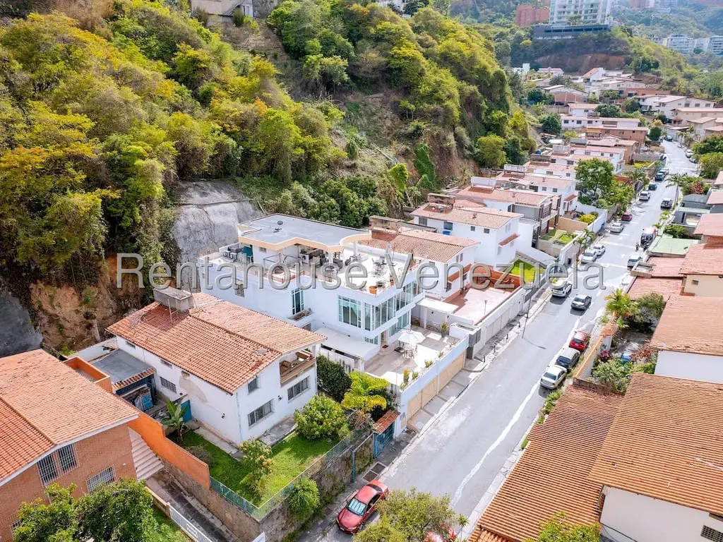 House in Santa Fe Norte, Caracas - 1