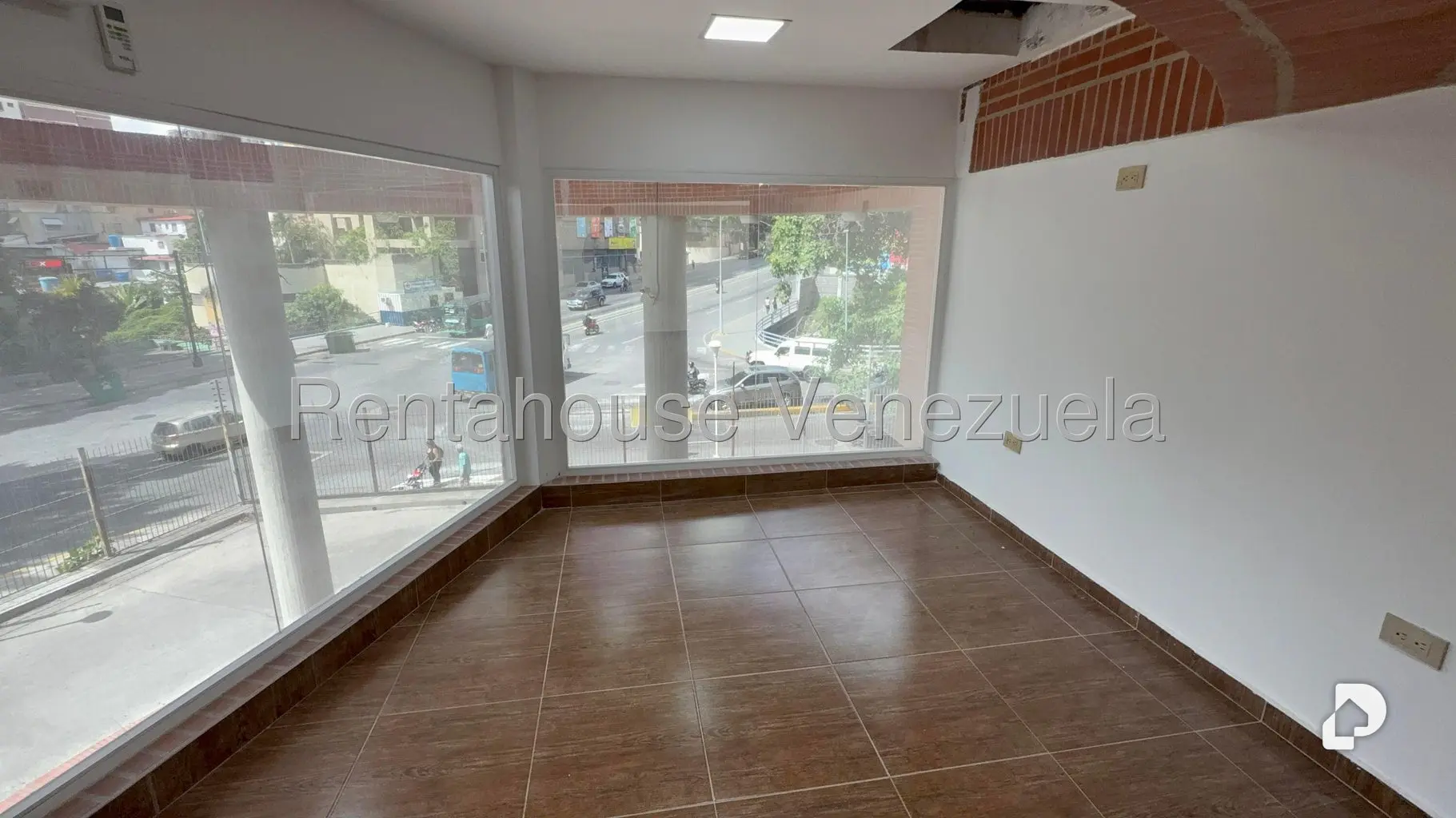 Local comercial en San Bernardino, Caracas – 25