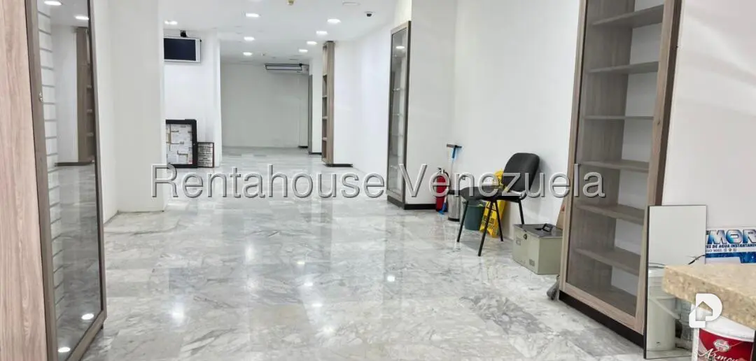 Local comercial en El Recreo, Caracas – 21
