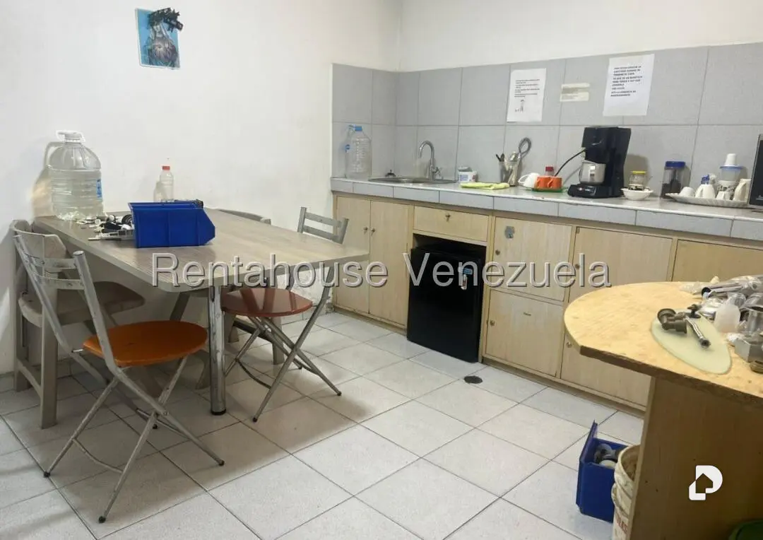 Local comercial en El Recreo, Caracas – 15