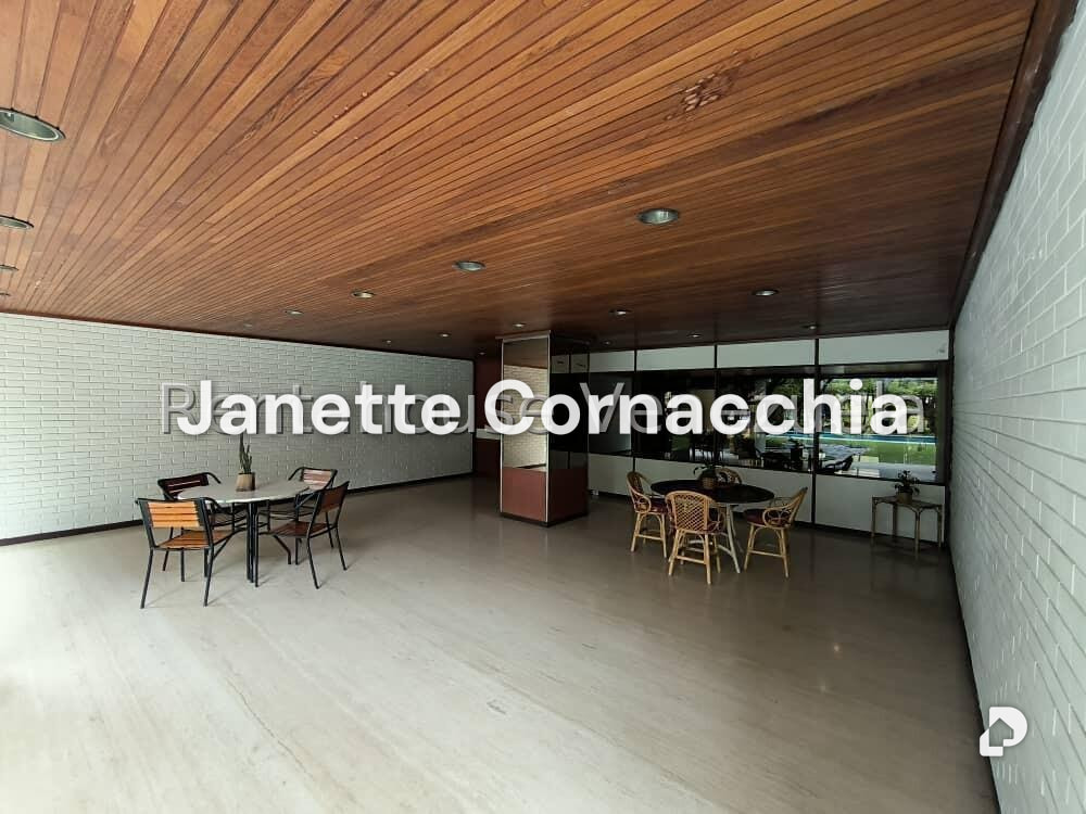 Apartamento en Altamira, Caracas – 2