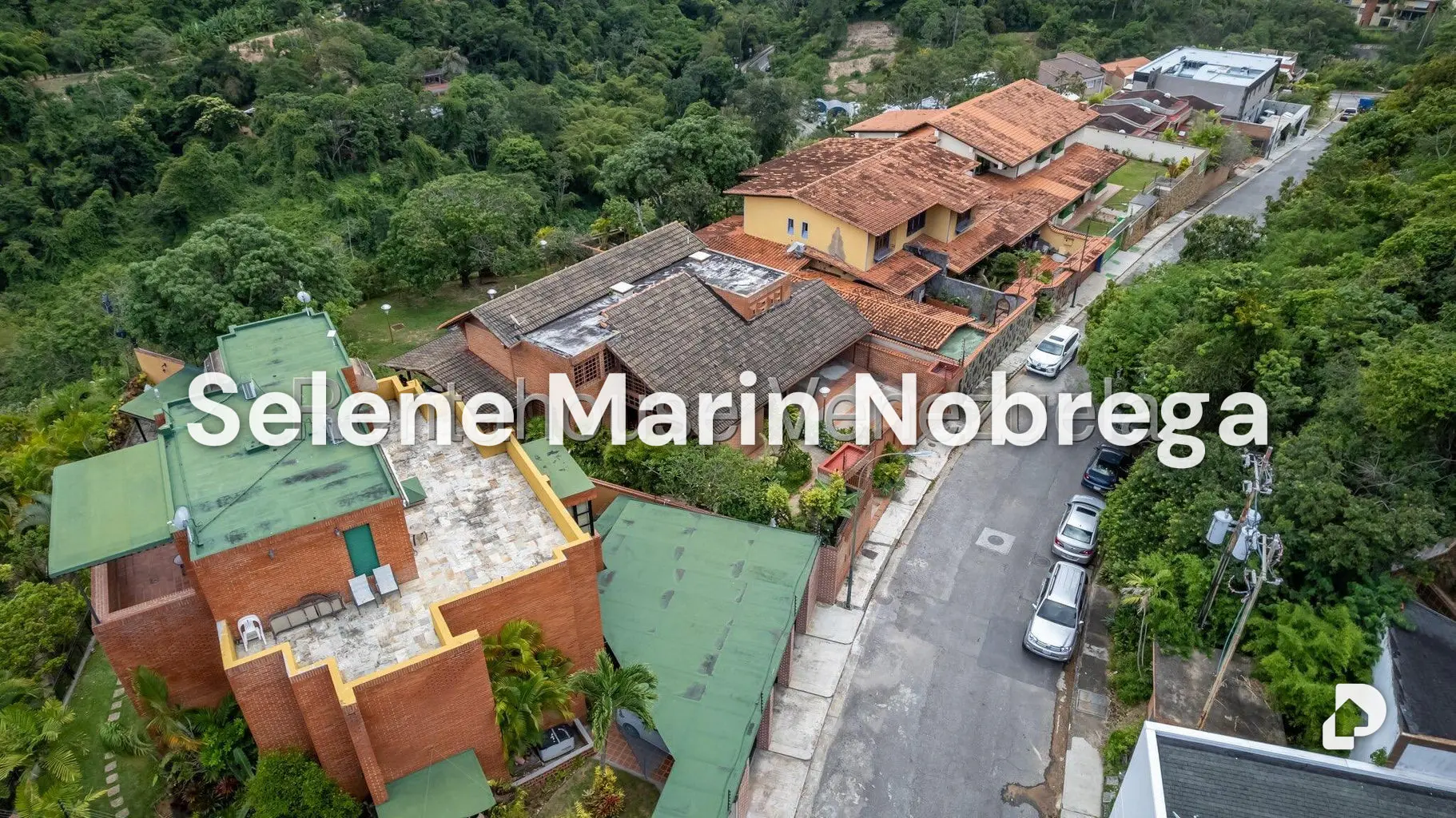 Casa en Colinas de Tamanaco, Caracas – 11