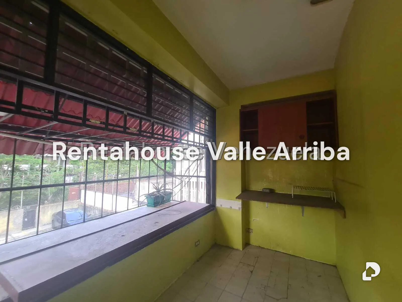 Local comercial en La Urbina, Caracas – 17