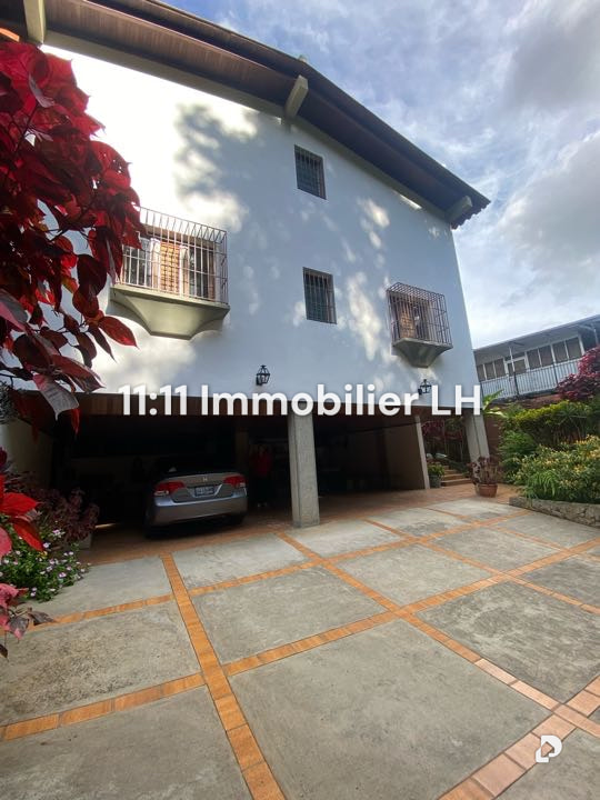 Casa en Colinas de Tamanaco, Caracas – 23