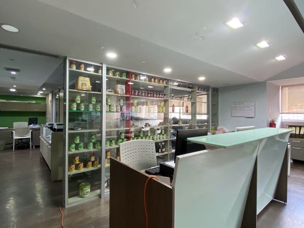 Oficina en Los Dos Caminos, Caracas - 1