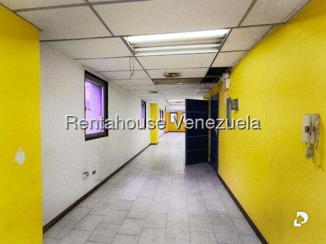 Office in La Urbina, Caracas – 12