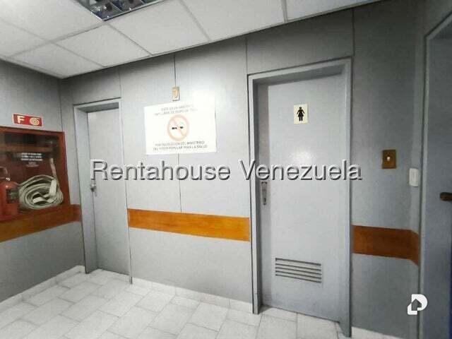 Office in La Urbina, Caracas – 21