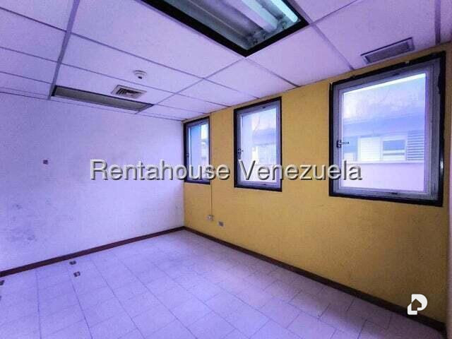 Office in La Urbina, Caracas – 13