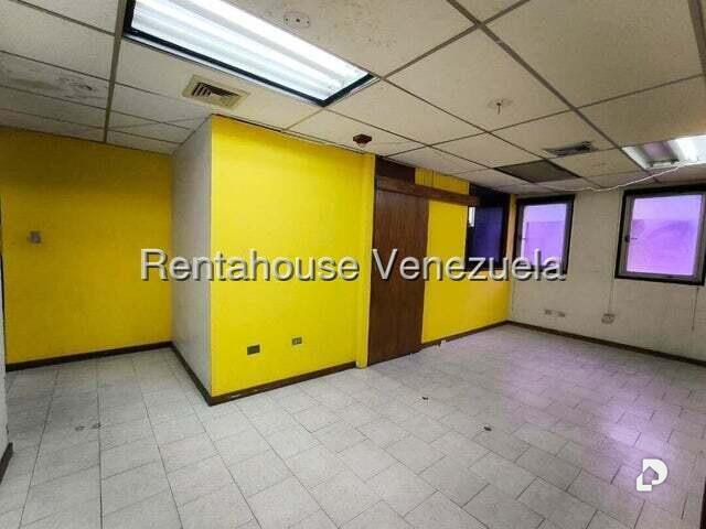 Office in La Urbina, Caracas – 9