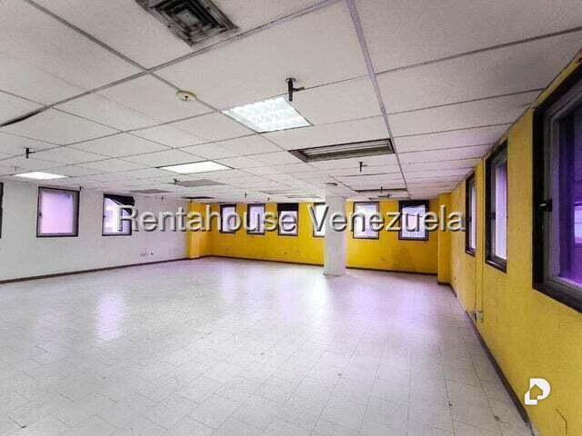 Office in La Urbina, Caracas – 17