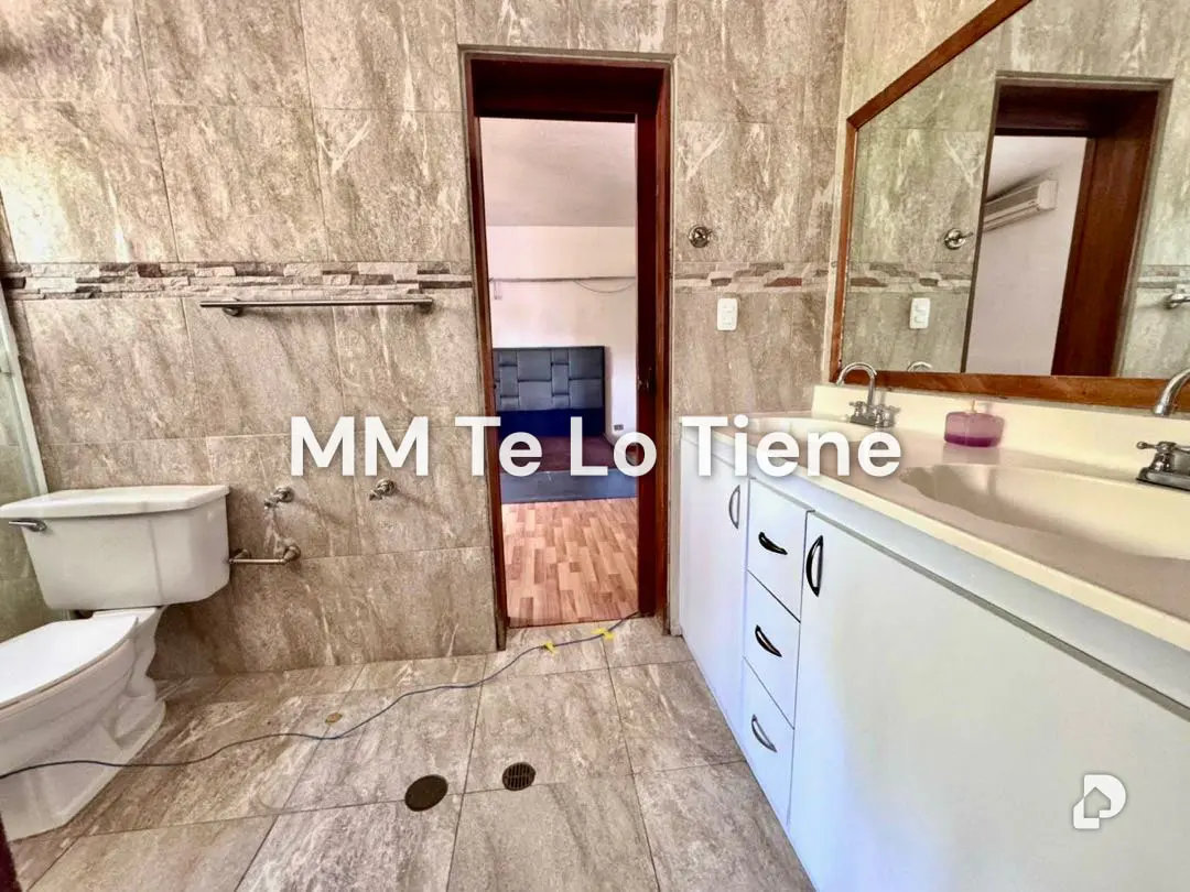 Casa en Valle Arriba, Caracas – 24