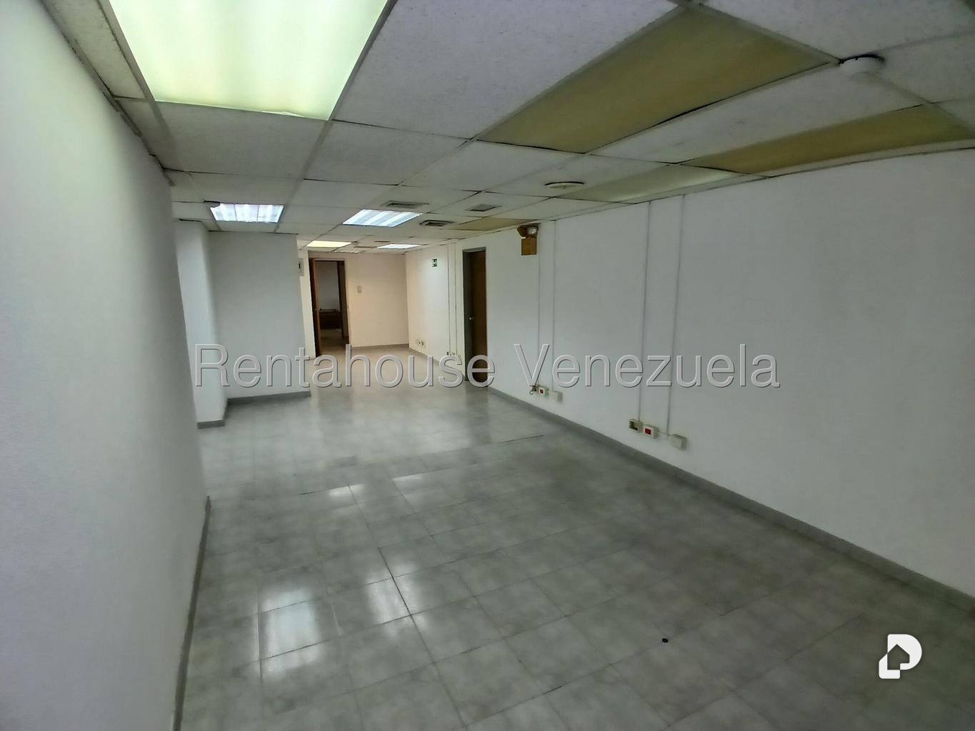 Local comercial en Boleíta Norte, Caracas – 25