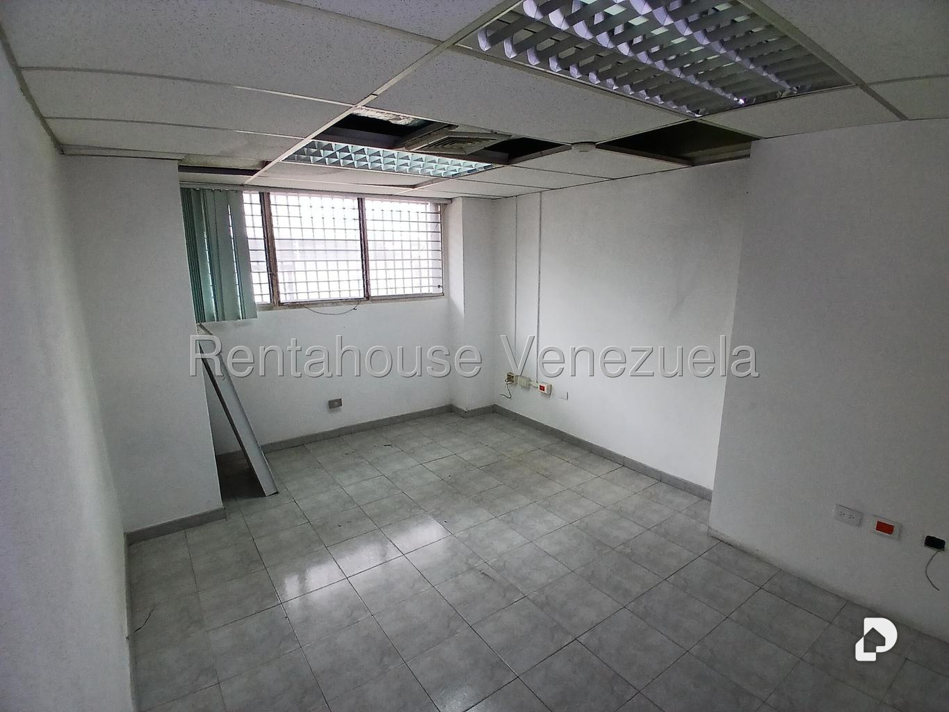 Local comercial en Boleíta Norte, Caracas – 28
