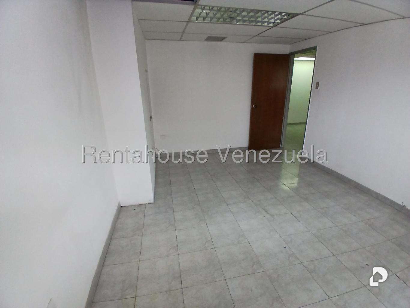 Local comercial en Boleíta Norte, Caracas – 30