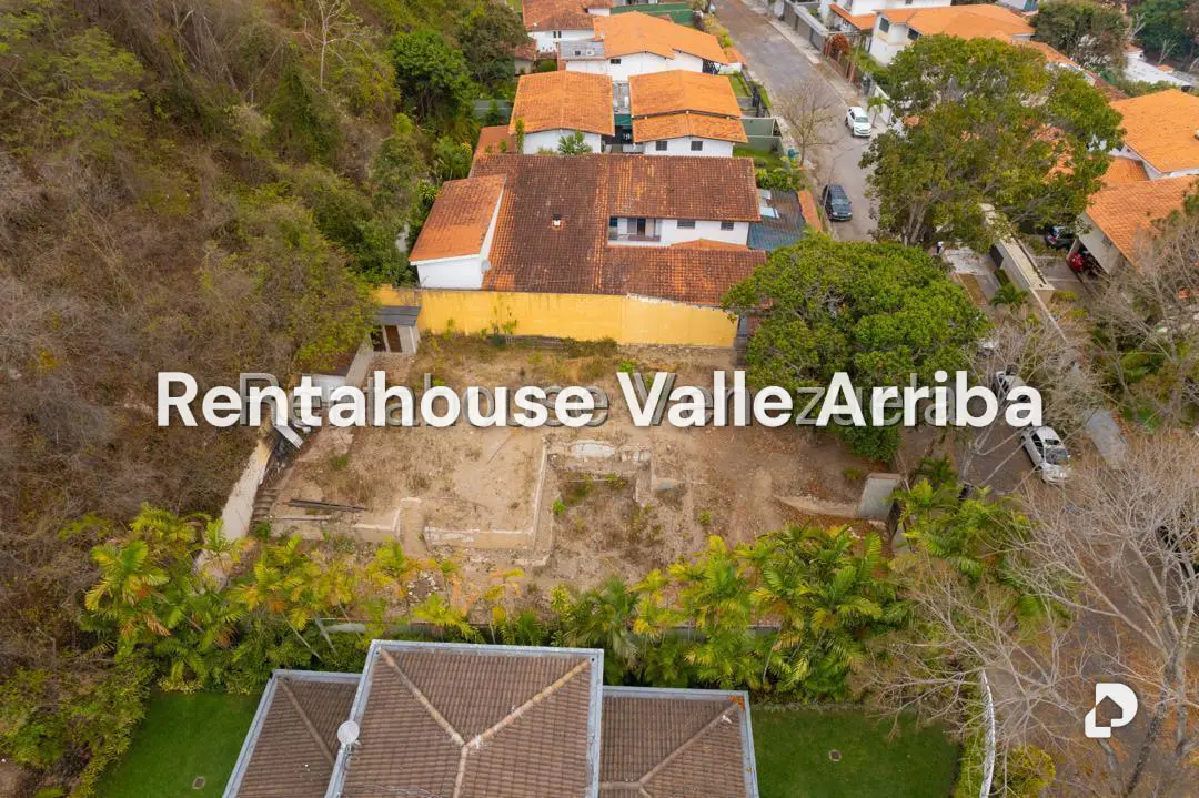 Land in Santa Fe Norte, Caracas – 13
