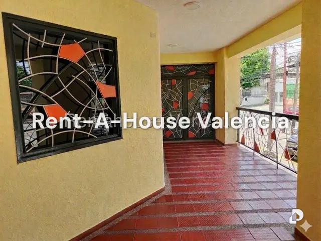 Local comercial en Parroquia Urbana San José, Valencia – 3