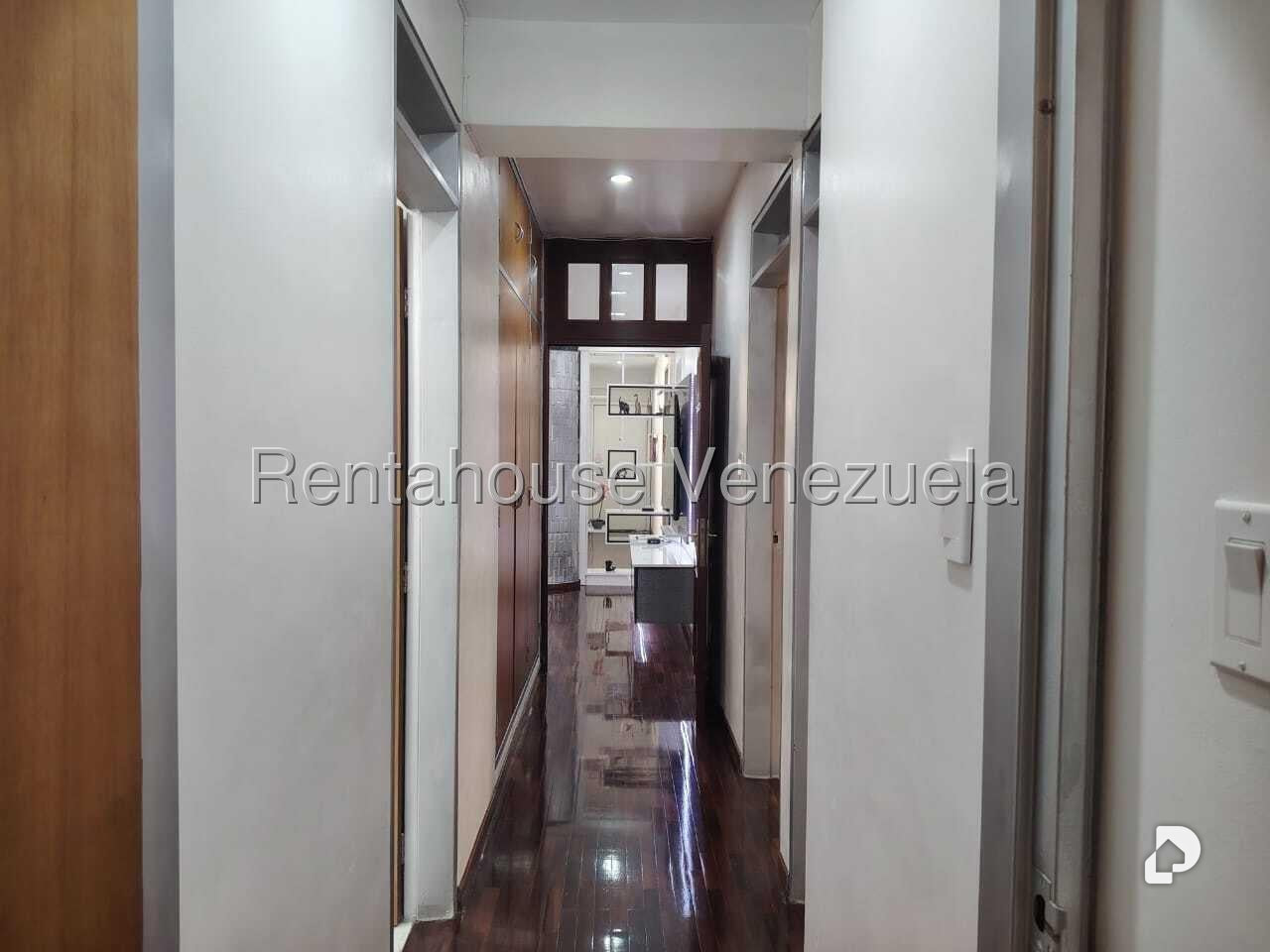 Apartamento en La Florida, Caracas – 12