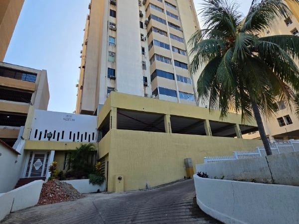 Apartamento en Res. Neverí - Sector Colina, Lechería - 1
