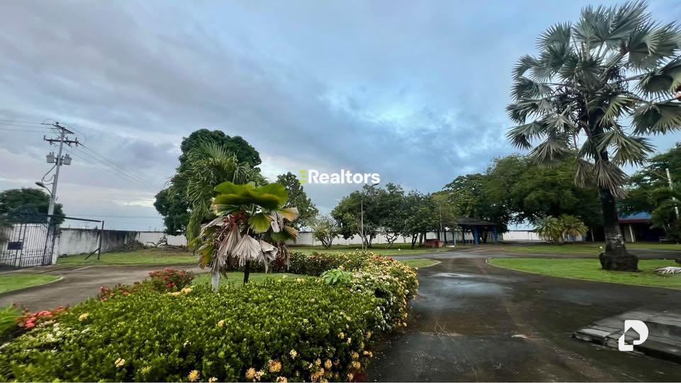 Land in Maturín – 2