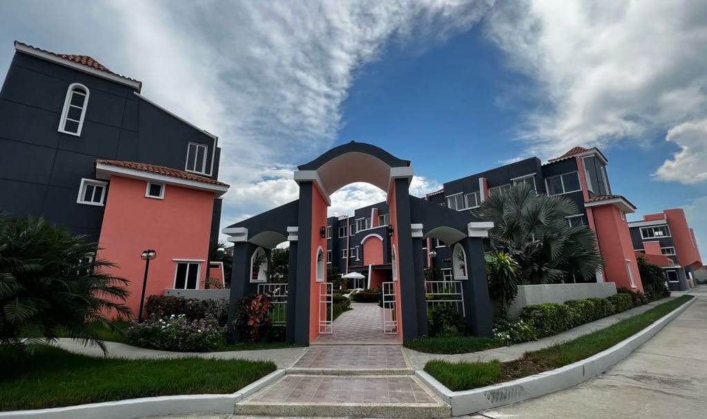 Townhouse en Tucacas, Parque Nacional Morrocoy - 1