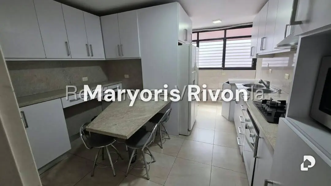Apartamento en Los Palos Grandes, Caracas – 2