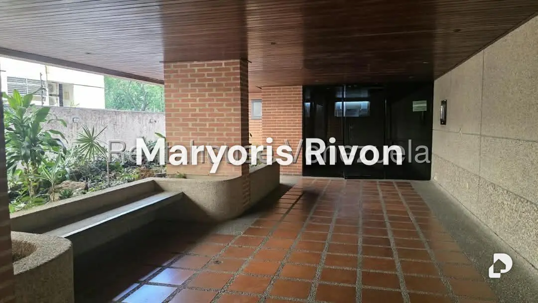 Apartamento en Los Palos Grandes, Caracas – 11