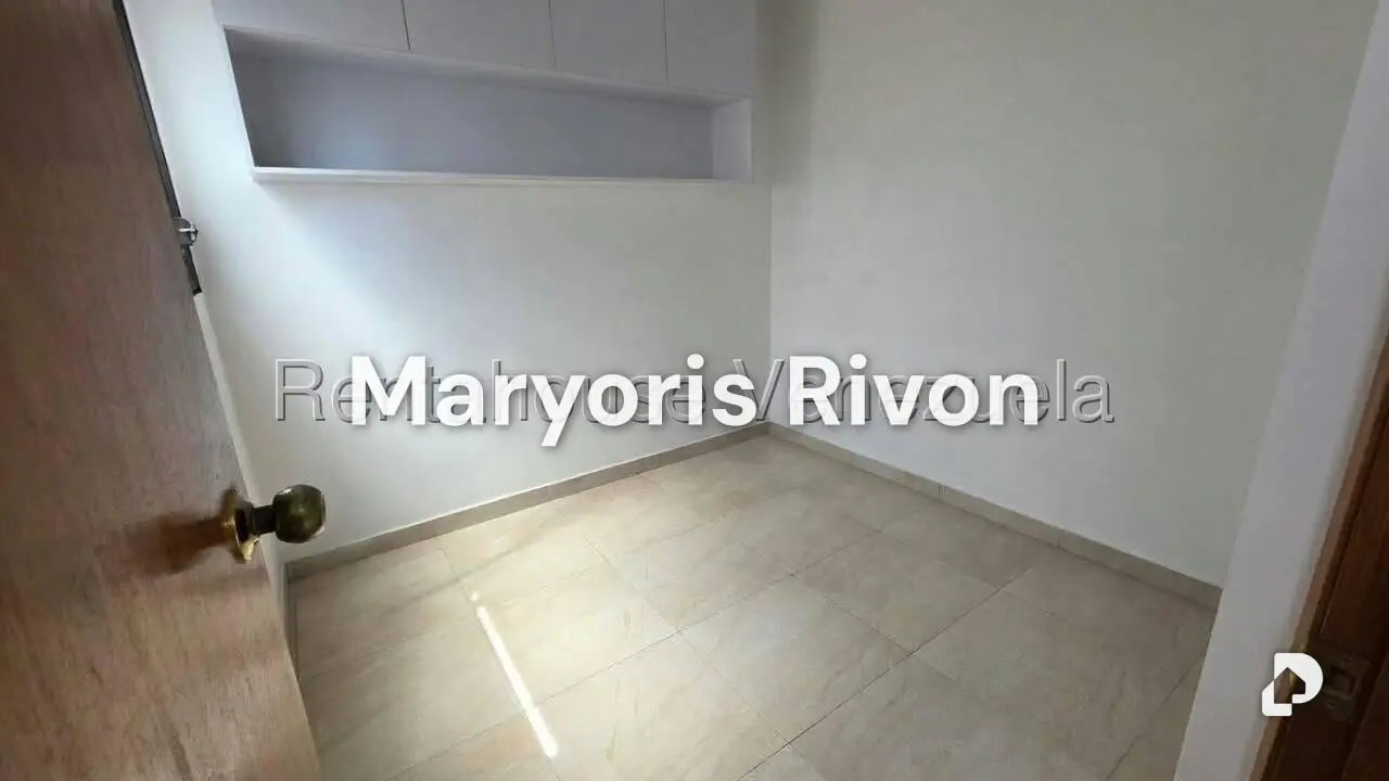 Apartamento en Los Palos Grandes, Caracas – 10