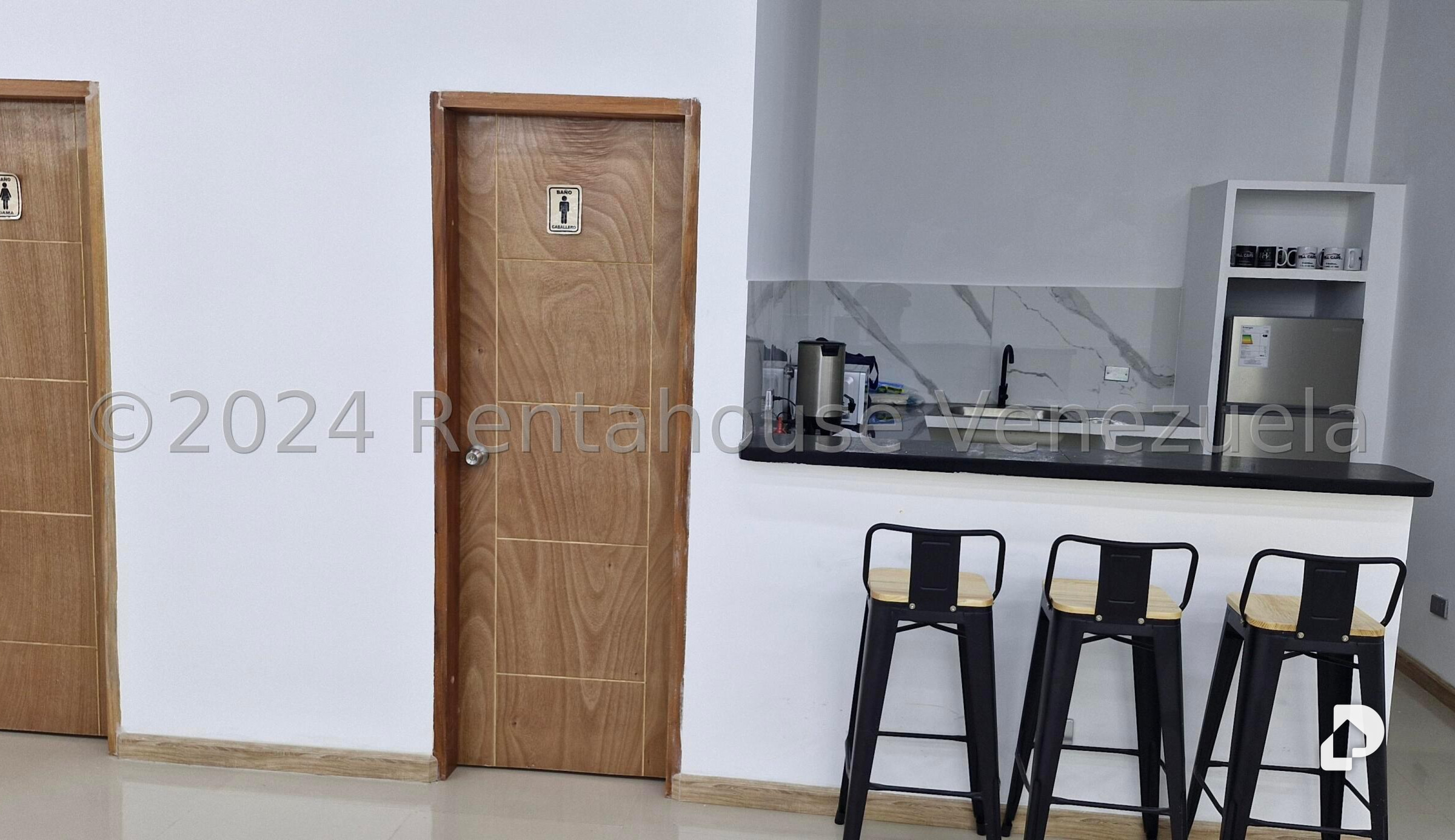 Local comercial en Los Cortijos de Lourdes, Caracas