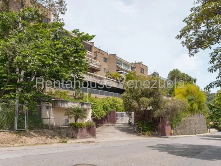 Apartment in Las Esmeraldas, Caracas - 1