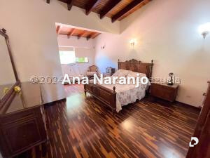 Casa en Alto Prado, Caracas – 30
