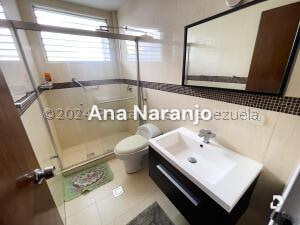Casa en Alto Prado, Caracas – 28