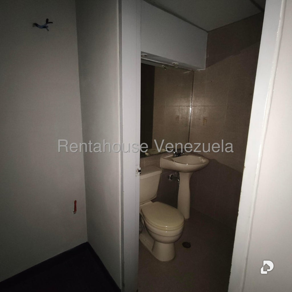 Oficina en Prados del Este, Caracas – 24