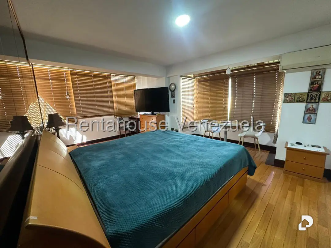 Apartamento en El Paraíso, Caracas – 24