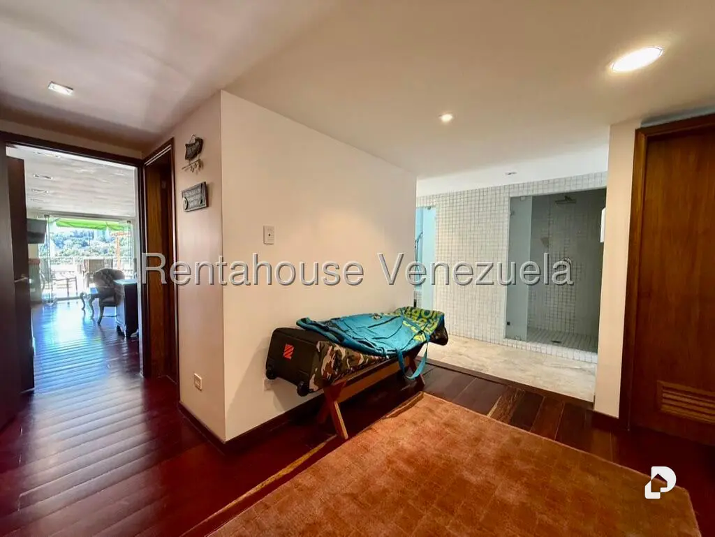 Casa en Colinas de Tamanaco, Caracas – 29