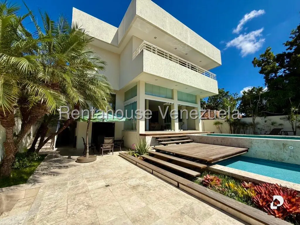Casa en Colinas de Tamanaco, Caracas – 24