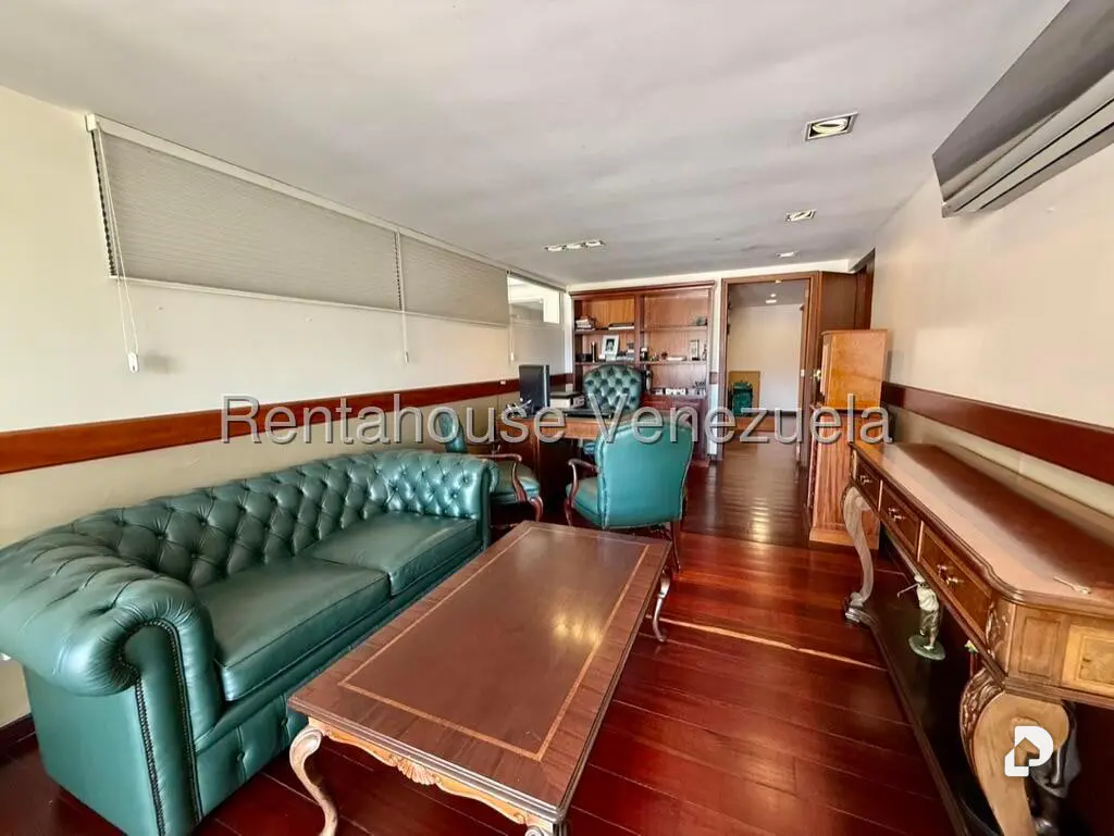 Casa en Colinas de Tamanaco, Caracas – 26